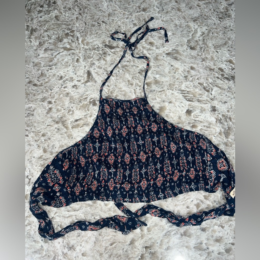 Adorable top by Hollister.